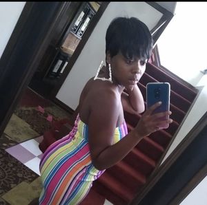 Meet your Posher, Ayanna